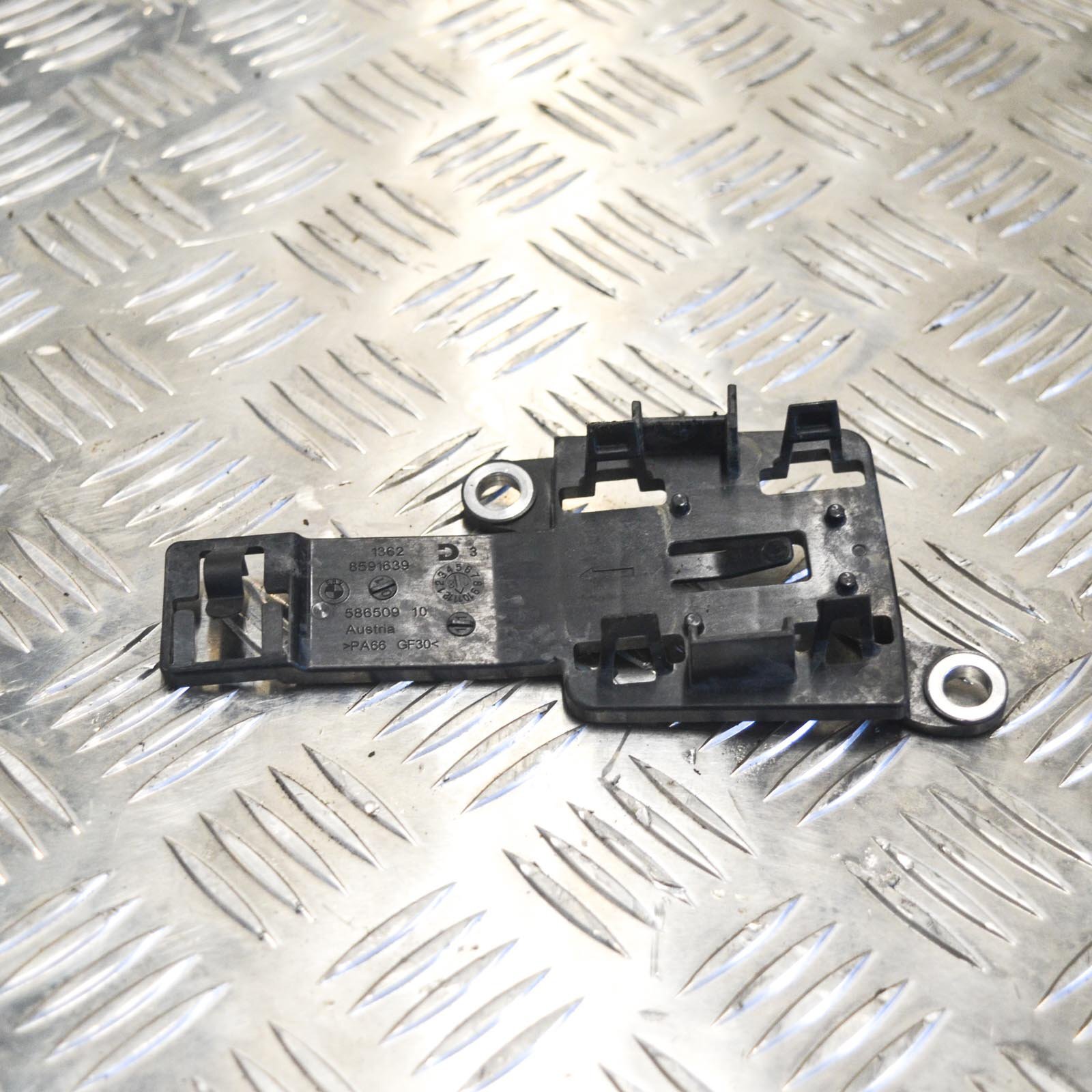 BMW 5 G30 Nox Modul Sensor Halterung Halter 8591639 2018 | eBay 