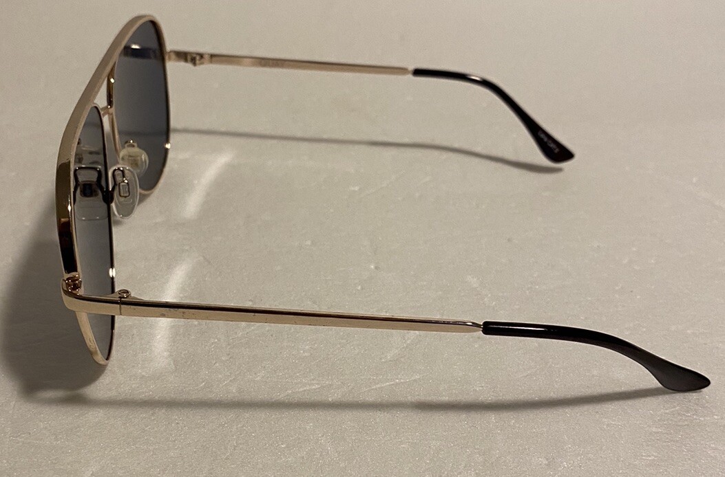 QUAY Australia SUNGLASSES HIGH KEY 126 Gold Frames Polarized “READ