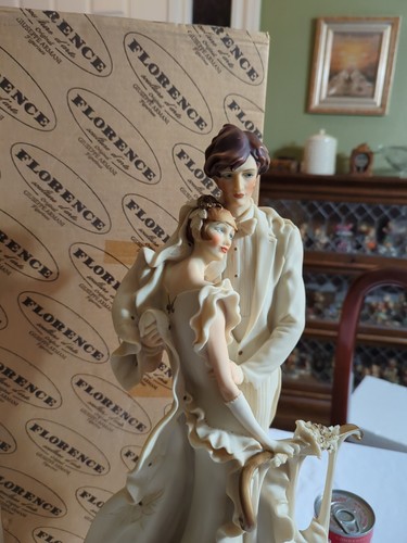GIUSEPPE ARMANI Bride & Groom Wedding On Balcony 407F 21" MINT Retired - box - Picture 4 of 20