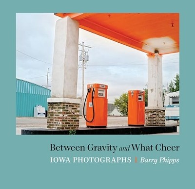 Between Gravity and What Cheer - Paperback NEW Phipps, Barry 01/05/2018