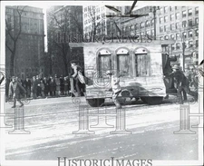 1929 Press Photo Clowns and their parade float at J.L. Hudson's Christmas parade
