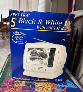 Vintage Spectra 52-BWR Portable Black & White TV with a built-in AM/FM radio