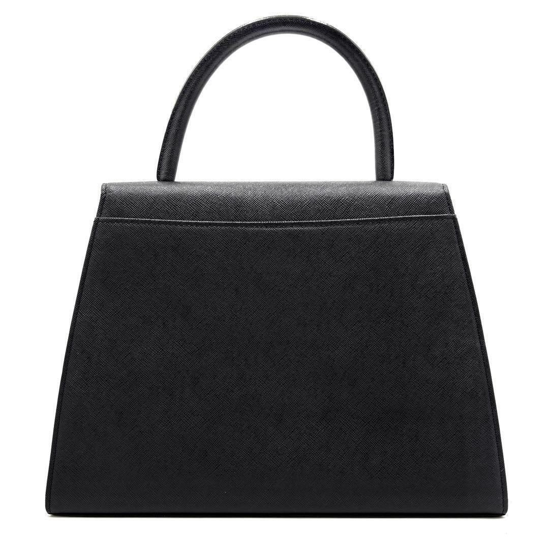 Borsa a mano Yves Saint Laurent logo pelle patta formale Ysl donna nera