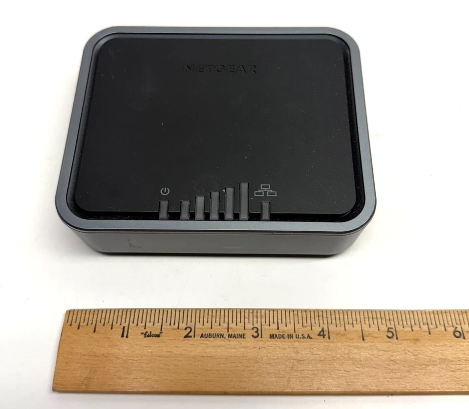 NETGEAR LB1120 4G 150mbps Instant Broadband Connection - No Power Cord Included - Image 3 of 4