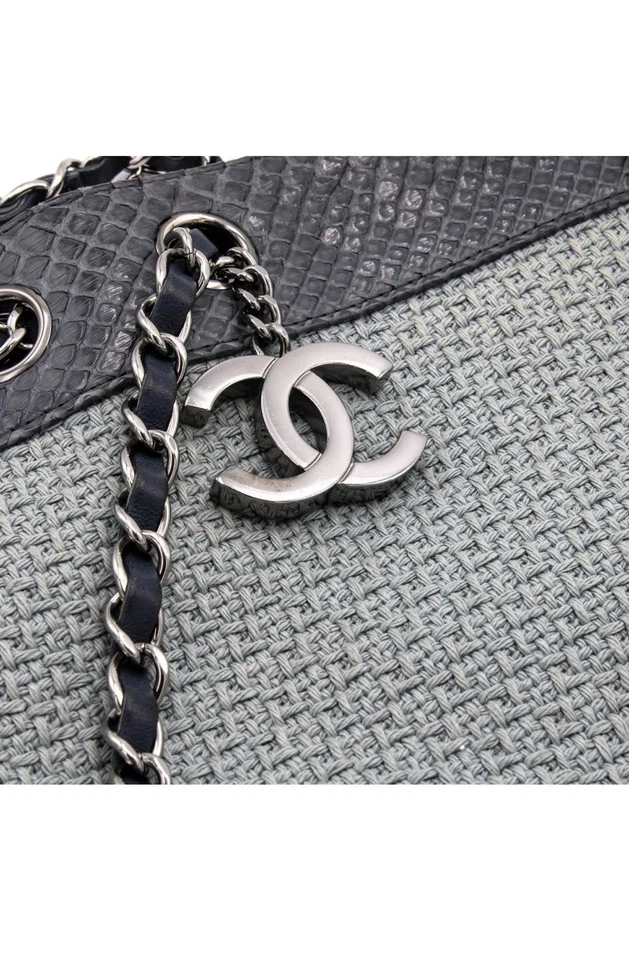 Bolso de Mano Chanel Edición Limitada Tweed Azul Paja Pitón Piel de Serpiente Cuero con CC Foto 3 de 4