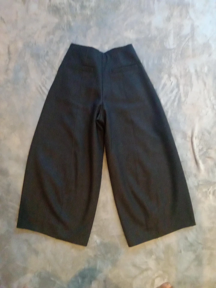 COS Wool Cashmere Pleated Wide Leg Crop Pants Gray  Sz 2 Pockets Preppy*** - Image 3 of 4
