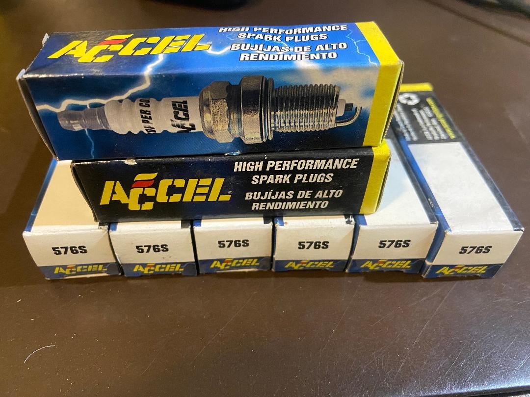 8 NEW 576S ACCEL Header Shorty Copper Core Spark Plugs SBC V8 8pk