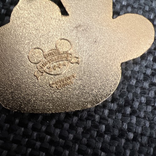 Prendedor Jumbo Disney 2004 DVC Mickey Suitcase Members Are Magical LE 750, PP# 35884 - Imagen 5 de 6