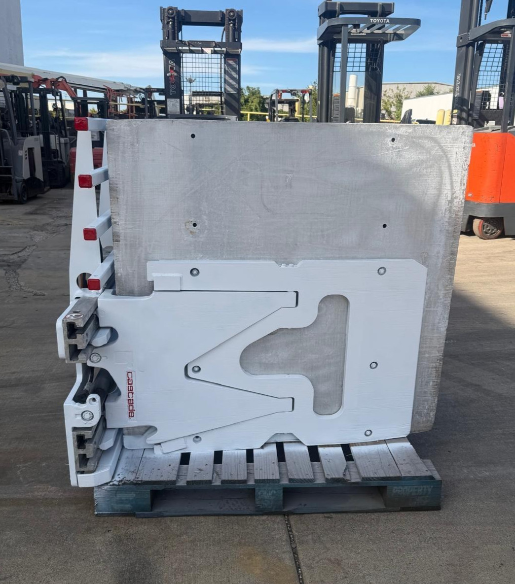 Cascade 25D Class II Carton Clamp 48" x 48" Pads