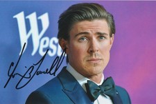Chris Lowell signiert - Originalautogramm