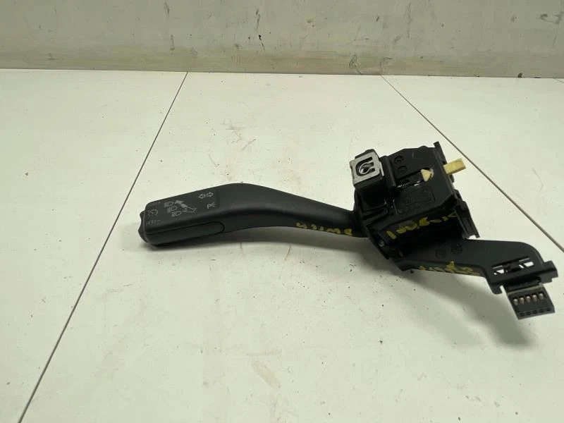 Volkswagen Rabbit 2008 intermitente faro control de crucero columna interruptor palanca Foto 4 de 4