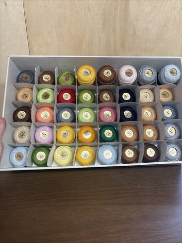 45 PERLE Finca Presencia verschiedene FARBEN Fäden im Karton ~NEU~ - Bild 2 von 6