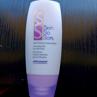 AVON  Skin So Soft Age-Defying Creamy Wash Gel-Creme 250 ml SSS Vintage