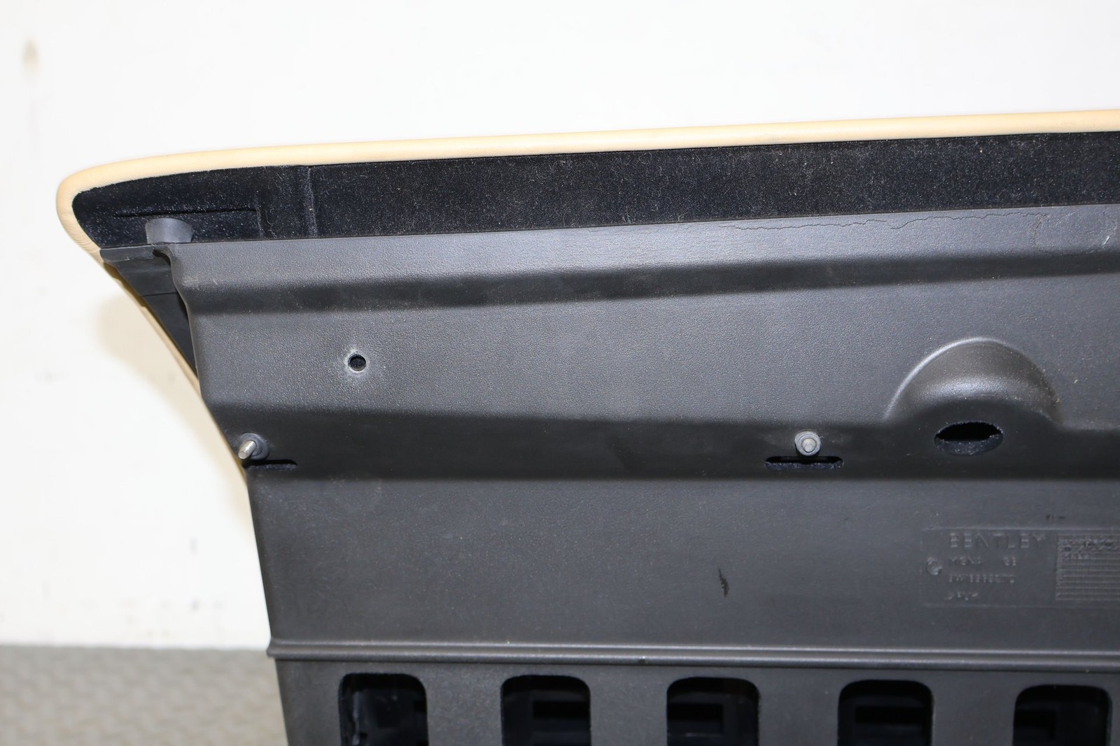 Bentley Continental 2006 Glove box