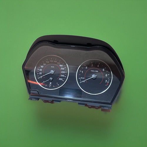 BMW 1er F20 F21 Sportline Tacho Kombiinstrument Tachometer Benzin 9232891