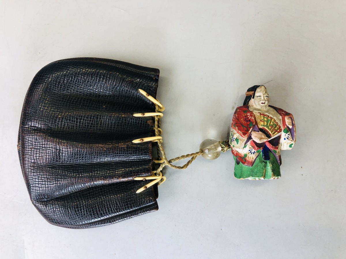 Y6168 NETSUKE Colored wood carving Noh Japan antique kimono