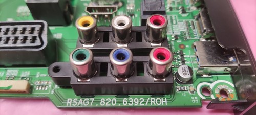 Mainboard Hisense RSAG7.820.6392/ROH aus einem Hisense TV H43MEC3050