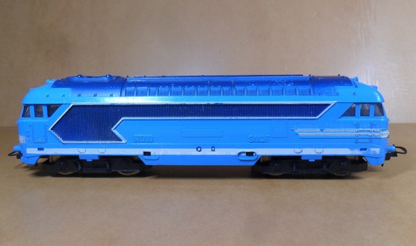 PAYA H0 - Locomotora diesel  SNCF 67000 - Luz frontal y cabina