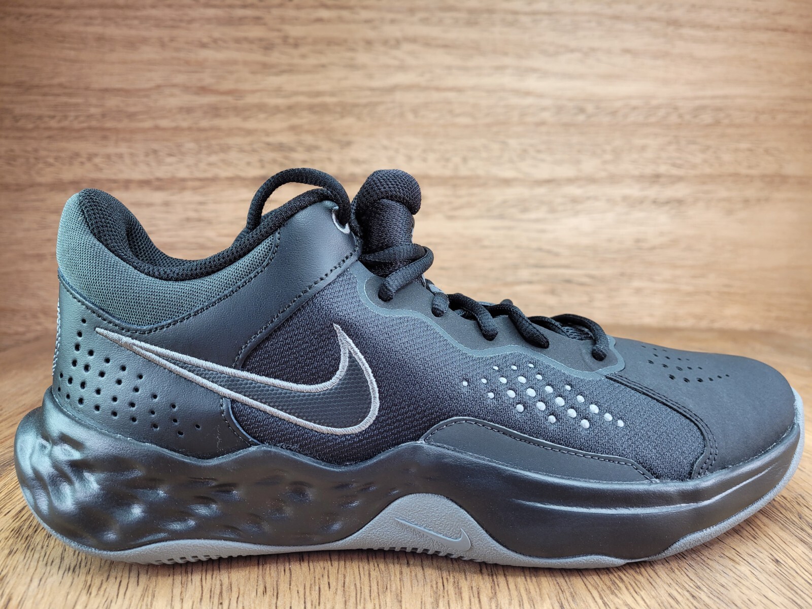 Basketball Shoes Size 
