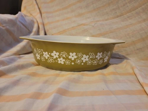 Vintage Pyrex 045 – 2.5 QT Oval Casserole – Spring Blossom Green Daisy 🌼