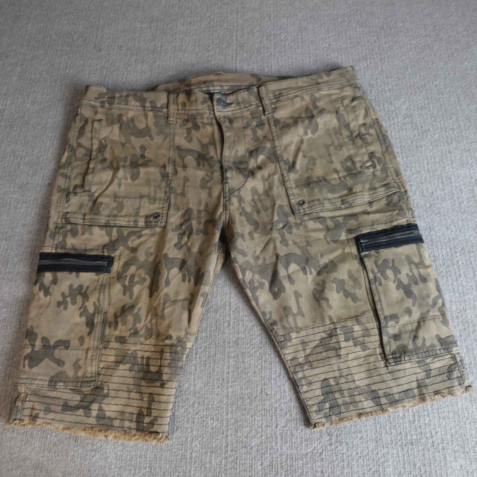 True Religion Shorts 38 Brown Cargo Camouflage Touring Moto