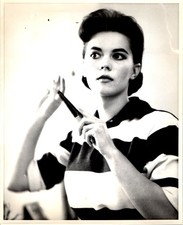 NATALIE WOOD Actress Holding Black Strap Orig 1960s PRESS PHOTO