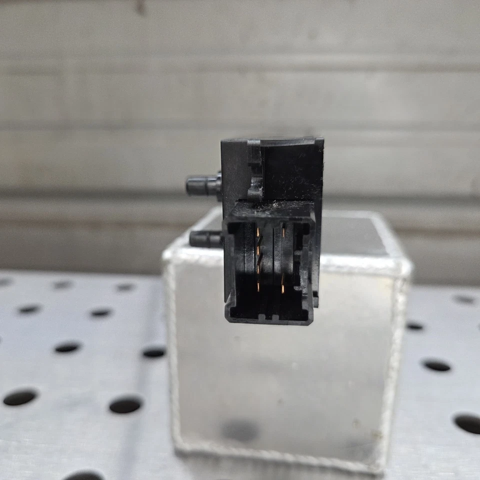 1998-2008 Accord Odyssey Pilot Driver Side Power Seat Switch OEM. 35955-S87-A510 - Image 4 of 4