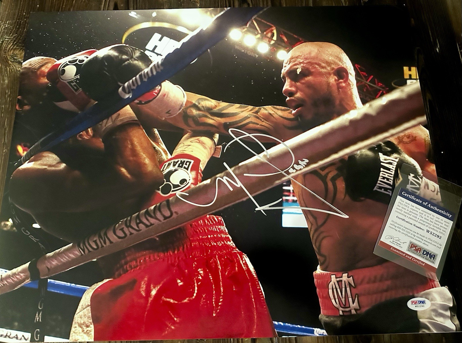 Miguel Cotto Signed 16x20 Photo vs. Floyd Mayweather - PSA/DNA W52292