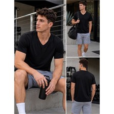 UNIQLO AIRism Black V-Neck Performance Tee Shirt Medium Lightweight Stretch