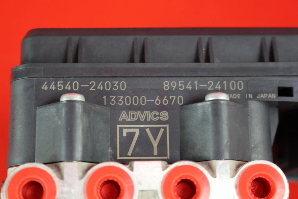 Bomba ABS usada e conjunto de motor serve: 2015 Lexus RC F atuador e conjunto de bomba - Imagem 2 de 4