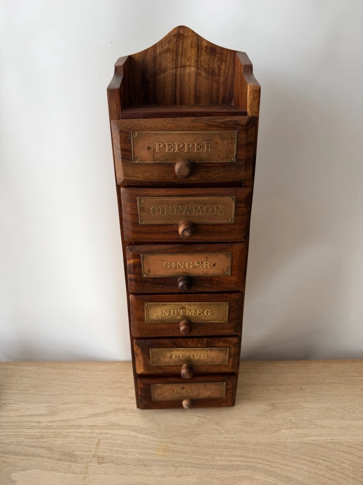 Vintage Apothecary Wooden Brass/ Copper Effect Name Plates 6 Drawers Storage
Opens in a new window o