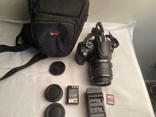 Nikon D5000 Digital SLR Camera with 18-55mm VR Lens + Extras READ