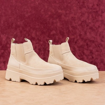 UGG Women Bris Beige Suede Platform Chelsea Ankle Boots sz 11