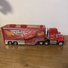 Mack Hauler DISNEY PIXAR CARS Piston Cup Lightning McQueen Truck Trailer #N9709