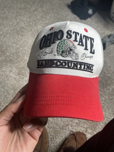 Ohio State University Hollister Mütze Herren Osfa weiß rot Buckeyes Druckknopflasche Loch