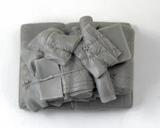 1:35 Scale Military Vehicle Resin Stowage Roof Load Tarps Bags Gear Set