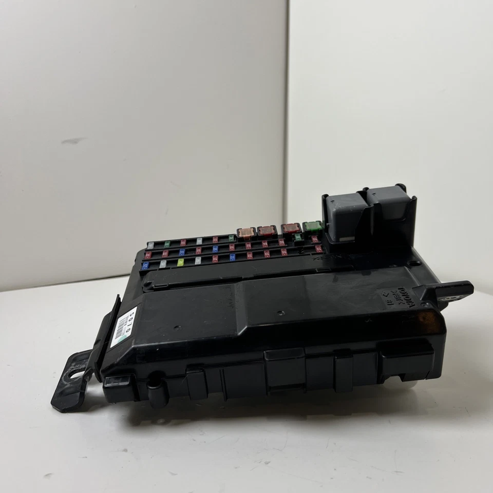 Lexus LS460 2012 relé de fusibles sala de motores caja de conexiones OEM Foto 2 de 4