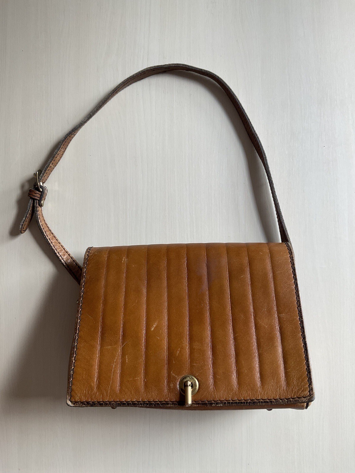 Vintage Tan Leather Shoulder Bag Gem