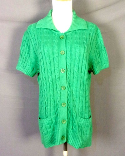 euc L.L. Bean Green Cable Knit Short 