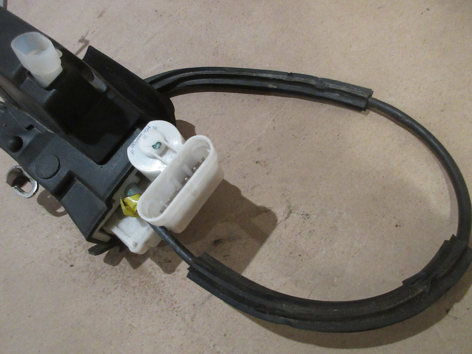 Maserati Quattroporte  RH Front Door Lock  P/N 67575900