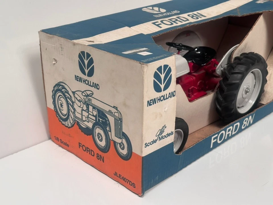 1996 New Holland Ford 8N Wide Front Farm Progress Show 1:8 Scale JLE407DS - Image 3 of 4