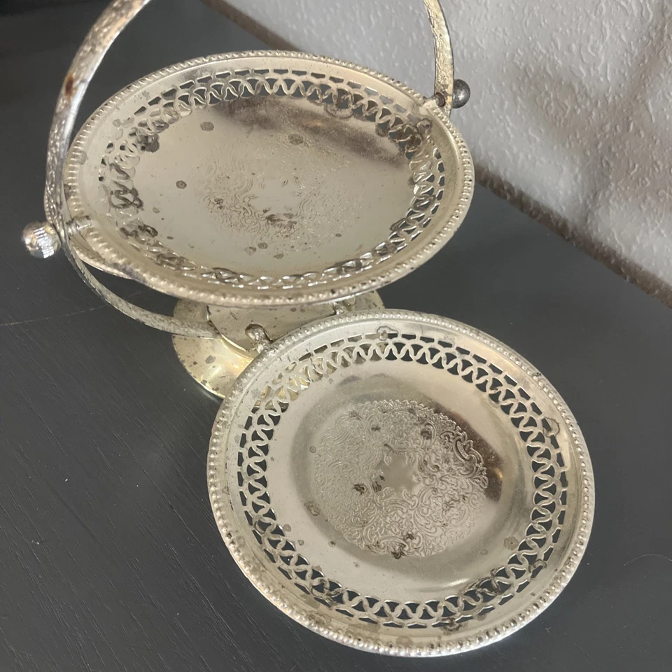 Bandeja de pie de postre festoneada vintage Queen Anne plateada de 3 niveles Foto 3 de 4