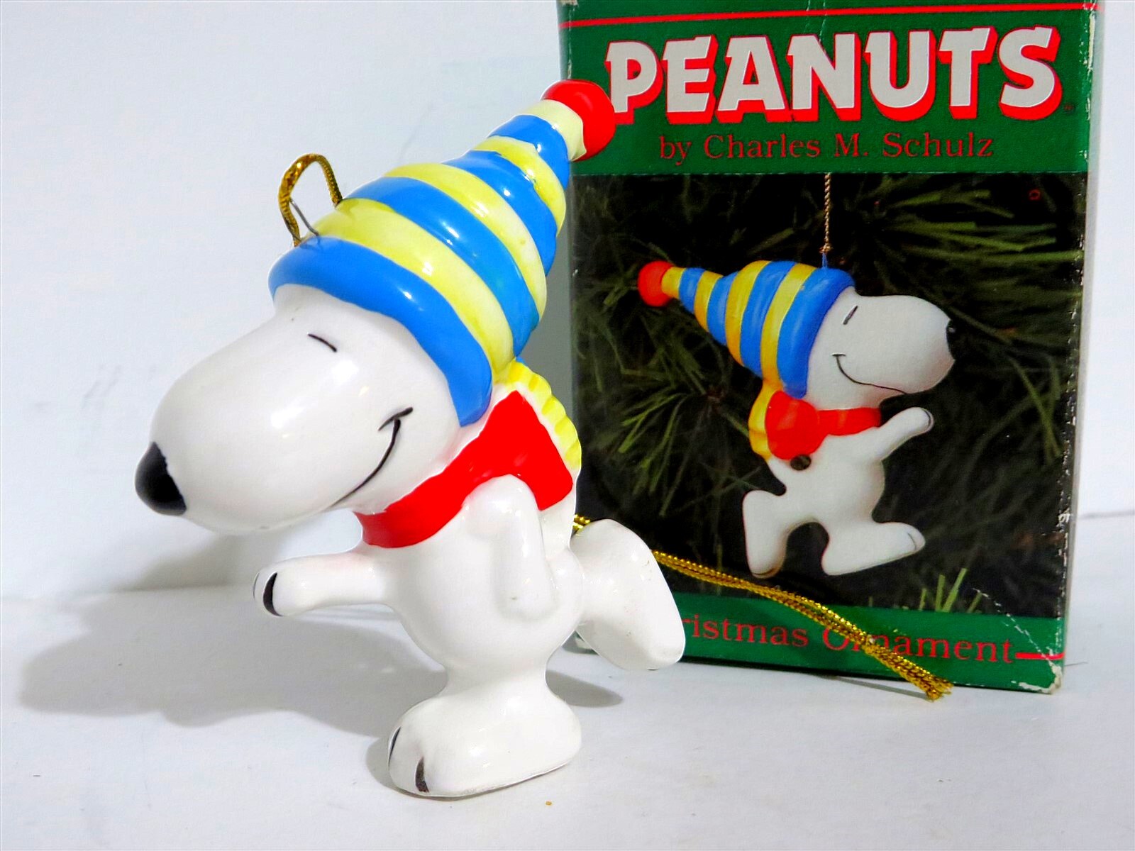 SNOOPY Charlie Brown Peanuts 1987 Ceramic Christmas Ornament Willitts Collectible