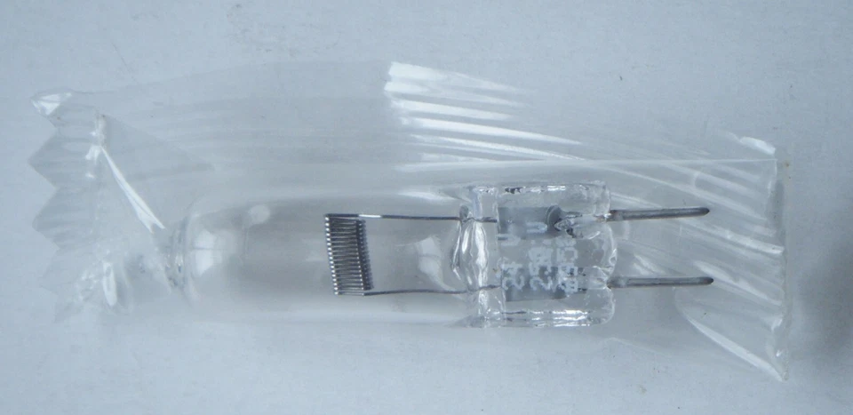 Philips FocusLine  Projection Lamp 6958 EVC/FGX M33 G6.35 - Image 3 of 3