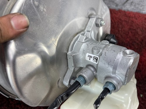 BMW 2018-2024 G01 G02 Hydraulic Master Cylinder Brake Booster Assembly OEM 74K - 第 4/7 張圖片