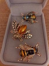 3pc Bee Brooch Lot  Realistic Looking Honeybe...