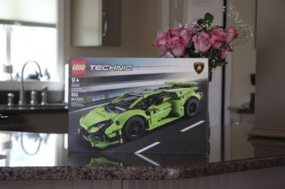 LEGO Technic Lamborghini Huracán Tecnica NEW
