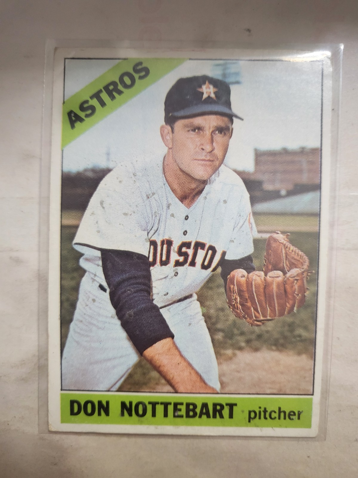 1966 Topps Baseball Don Nottebart # 21 Houston Astros VG