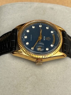 Sicura Day-Date 9241 Automatic Red Dial Crystal Markers 1970s 38mm