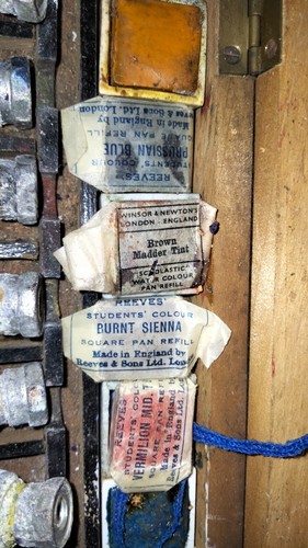 ANTIQUE WOODEN REEVES WATER COLOUR PAINT BOX - Picture 3 of 13